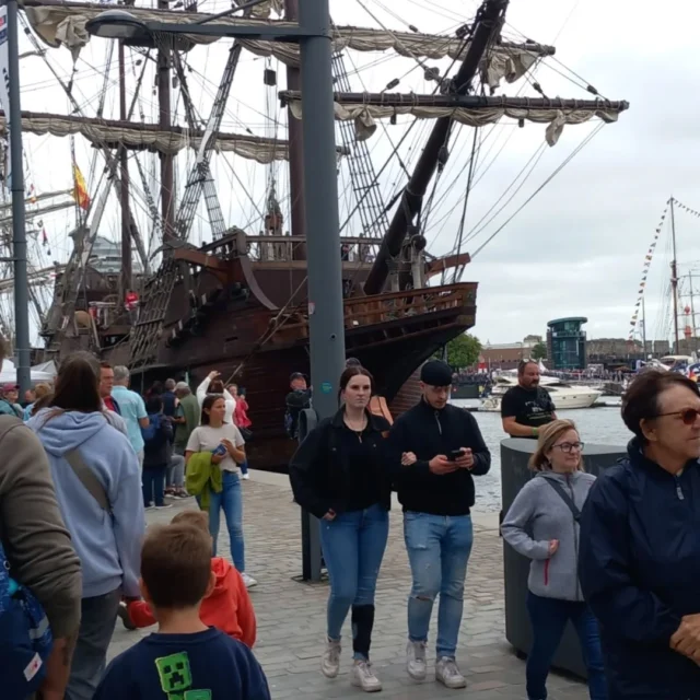 Heute mal mit Kanone.
#duoblanckersound #sailbremerhaven2025 #sail2025 #soulmusic #soul #livemusic